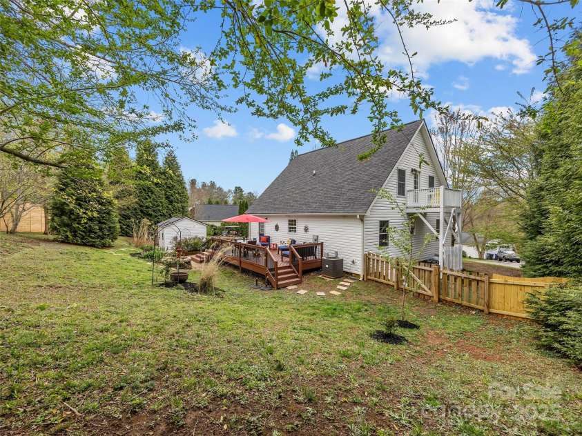 73 (Previously 498) Meadowview Drive, Saluda, NC 28773.  MLS# CAR4244113, YatesRealty ID 6905. 