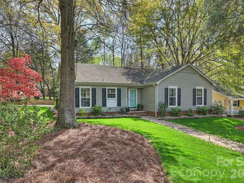 2310 Oldenburg Drive, Charlotte, NC 28210.  MLS# CAR4361266, YatesRealty ID 6906. 
