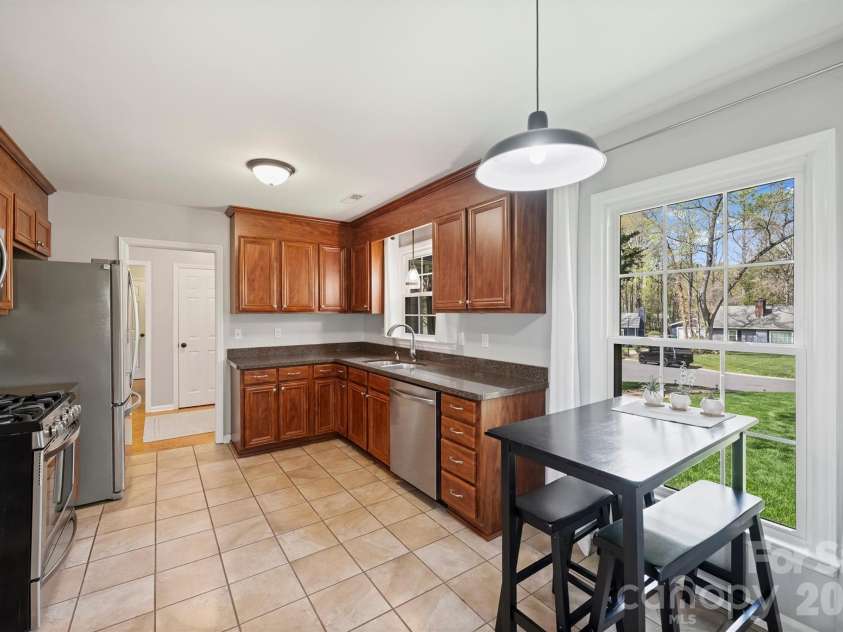 2310 Oldenburg Drive, Charlotte, NC 28210.  MLS# CAR4361266, YatesRealty ID 6906. 