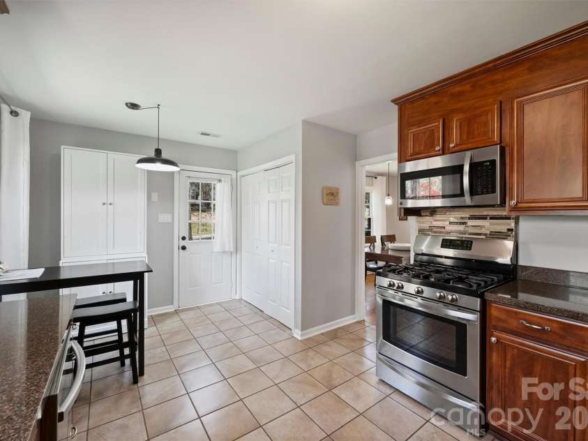 2310 Oldenburg Drive, Charlotte, NC 28210.  MLS# CAR4361266, YatesRealty ID 6906. 