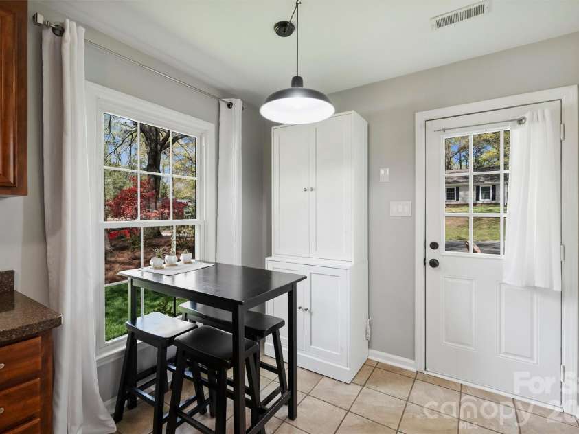 2310 Oldenburg Drive, Charlotte, NC 28210.  MLS# CAR4361266, YatesRealty ID 6906. 