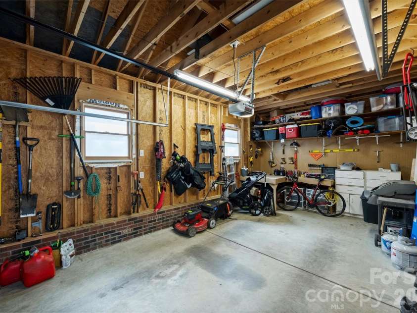 2310 Oldenburg Drive, Charlotte, NC 28210.  MLS# CAR4361266, YatesRealty ID 6906. 