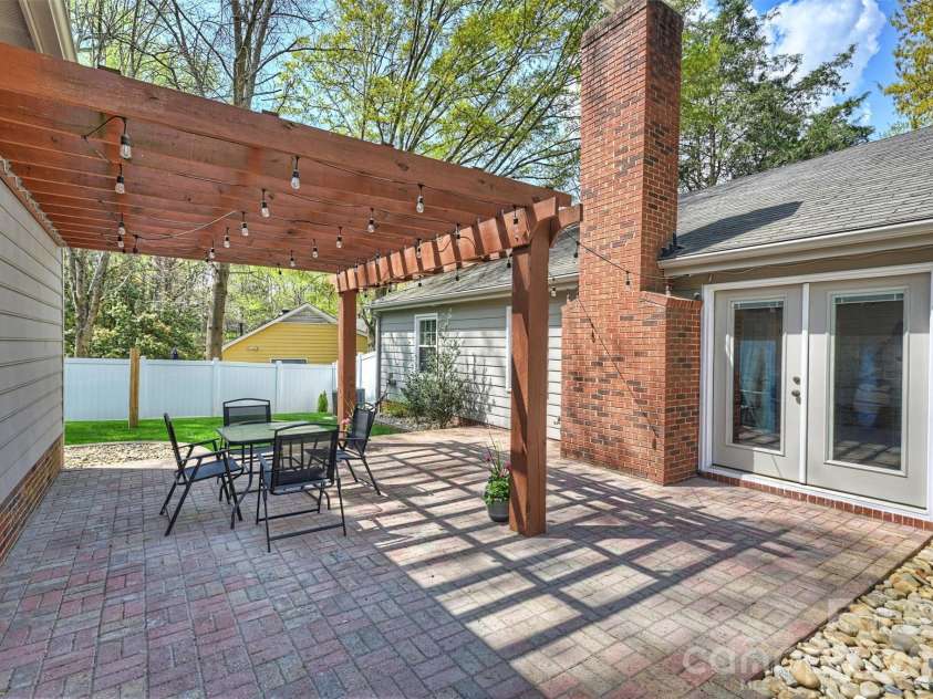 2310 Oldenburg Drive, Charlotte, NC 28210.  MLS# CAR4361266, YatesRealty ID 6906. 