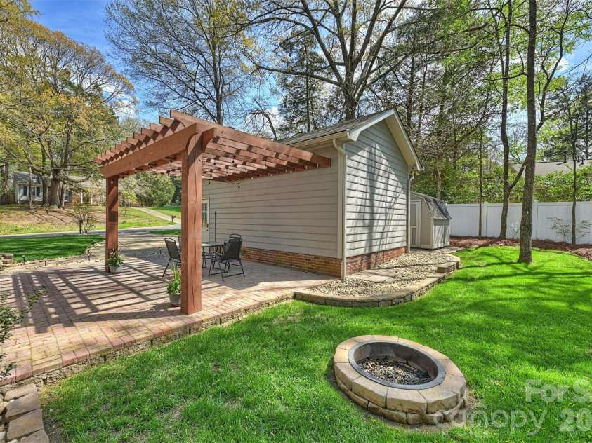 2310 Oldenburg Drive, Charlotte, NC 28210.  MLS# CAR4361266, YatesRealty ID 6906. 