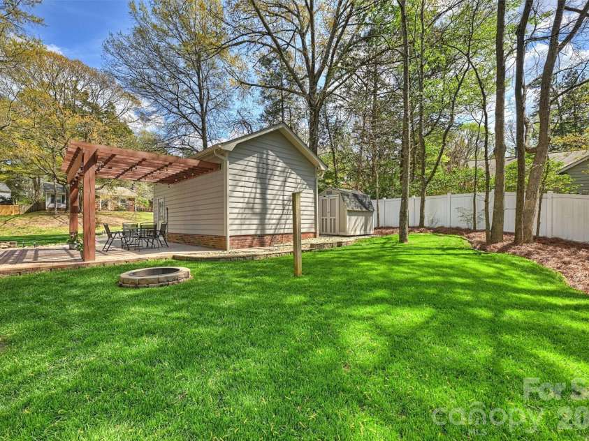 2310 Oldenburg Drive, Charlotte, NC 28210.  MLS# CAR4361266, YatesRealty ID 6906. 