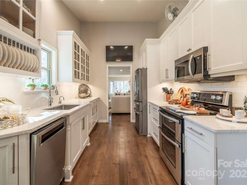 20 Hunting Country Trail, Tryon, NC 28782.  MLS# CAR4215267, YatesRealty ID 6907. 