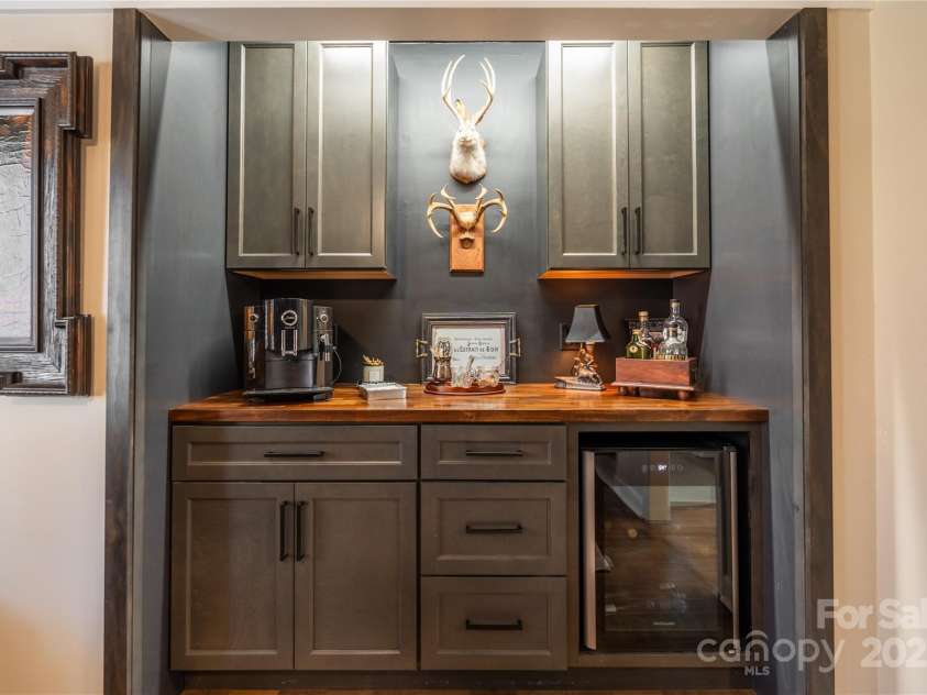 20 Hunting Country Trail, Tryon, NC 28782.  MLS# CAR4215267, YatesRealty ID 6907. 