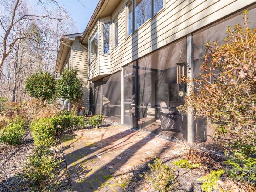 20 Hunting Country Trail, Tryon, NC 28782.  MLS# CAR4215267, YatesRealty ID 6907. 