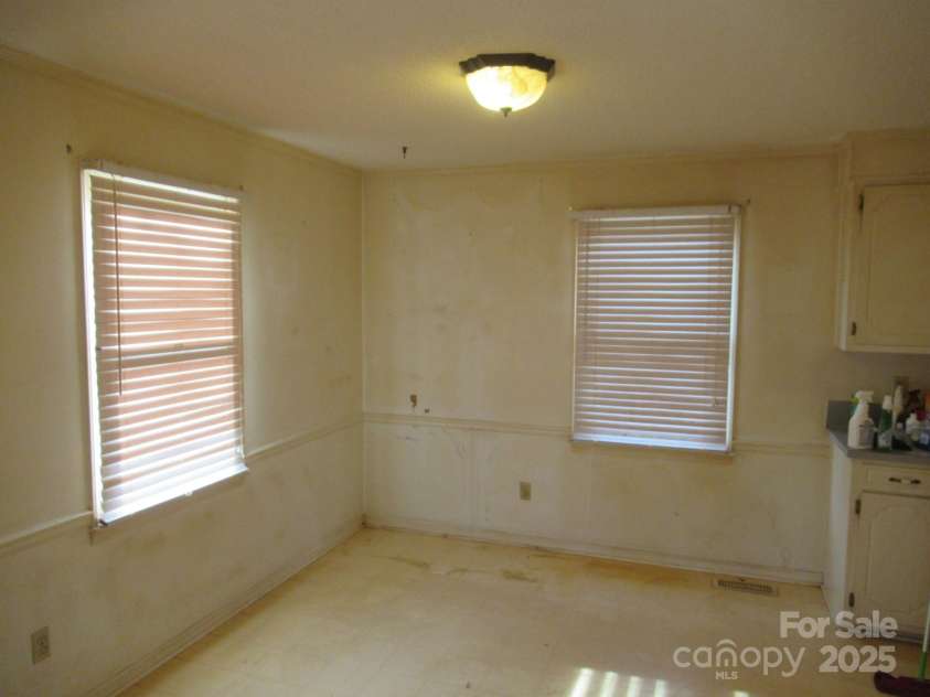 3487 Mission Drive, Lincolnton, NC 28092.  MLS# CAR4329934, YatesRealty ID 6907. Dining Area