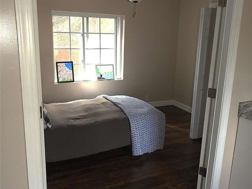 201 Merriman Road, Hendersonville, NC 28791.  MLS# CAR4295384, YatesRealty ID 6908. 