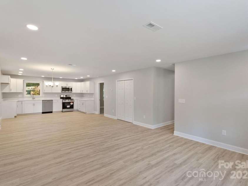 545 Shamel Court, Winston Salem, NC 27105.  MLS# CAR4194845, YatesRealty ID 6908. 