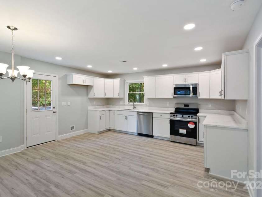 545 Shamel Court, Winston Salem, NC 27105.  MLS# CAR4194845, YatesRealty ID 6908. 