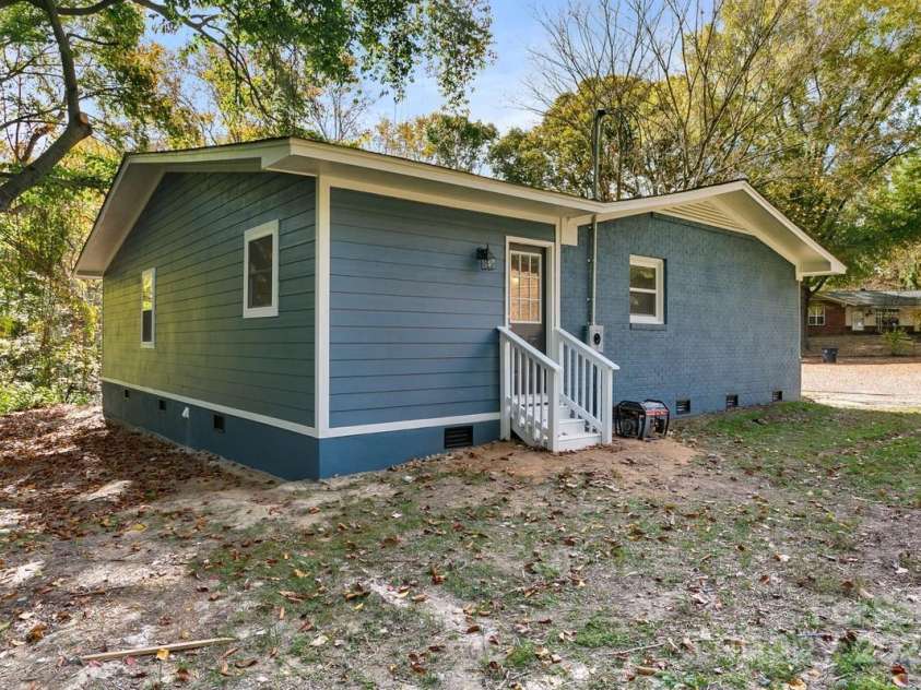 545 Shamel Court, Winston Salem, NC 27105.  MLS# CAR4194845, YatesRealty ID 6908. 