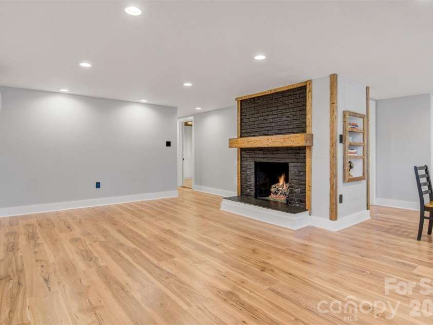1206 9th Street, Hickory, NC 28601.  MLS# CAR4352640, YatesRealty ID 6909. 