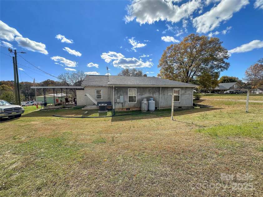 2612 Dixon Boulevard, Shelby, NC 28152.  MLS# CAR4320993, YatesRealty ID 691. 