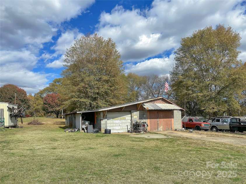 2612 Dixon Boulevard, Shelby, NC 28152.  MLS# CAR4320993, YatesRealty ID 691. 