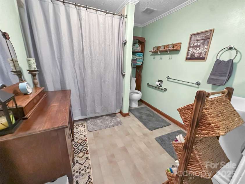 2612 Dixon Boulevard, Shelby, NC 28152.  MLS# CAR4320993, YatesRealty ID 691. 