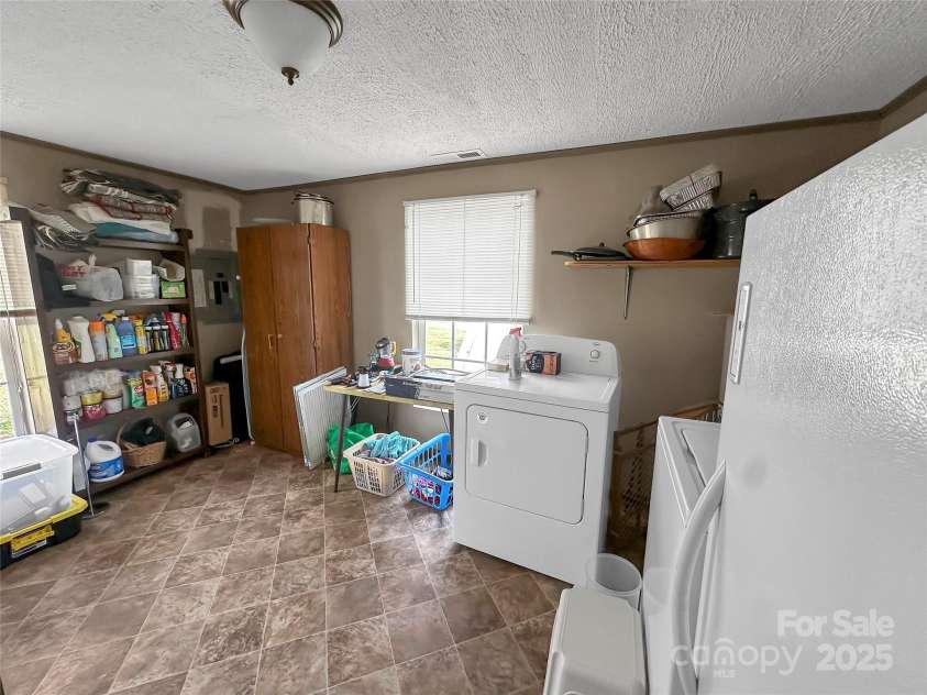 2612 Dixon Boulevard, Shelby, NC 28152.  MLS# CAR4320993, YatesRealty ID 691. 