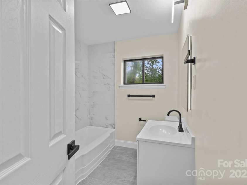 3108 Anne Street, Charlotte, NC 28205.  MLS# CAR4244913, YatesRealty ID 6910. 