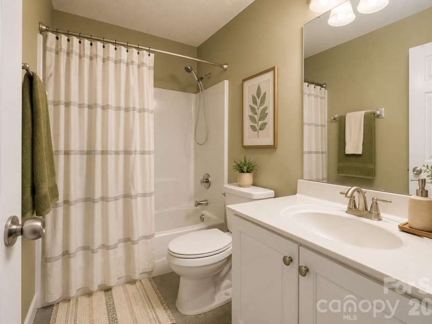 10303 Baskerville Avenue, Charlotte, NC 28269.  MLS# CAR4400036, YatesRealty ID 6912. 