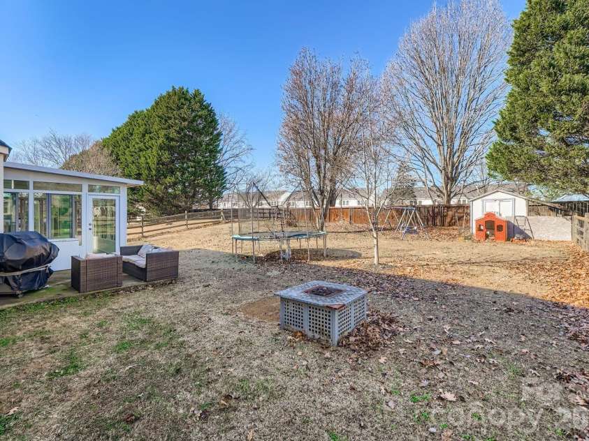 10303 Baskerville Avenue, Charlotte, NC 28269.  MLS# CAR4400036, YatesRealty ID 6912. 