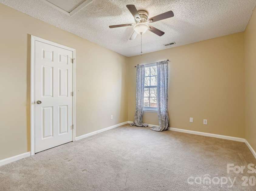 10303 Baskerville Avenue, Charlotte, NC 28269.  MLS# CAR4400036, YatesRealty ID 6912. 