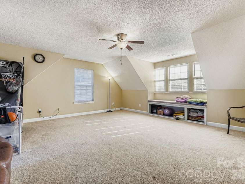 10303 Baskerville Avenue, Charlotte, NC 28269.  MLS# CAR4400036, YatesRealty ID 6912. 