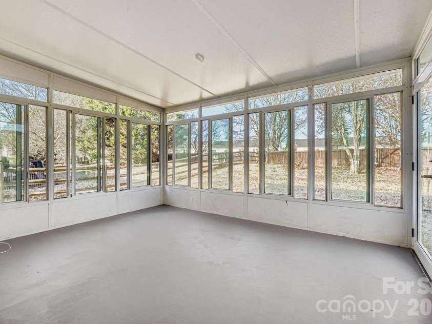 10303 Baskerville Avenue, Charlotte, NC 28269.  MLS# CAR4400036, YatesRealty ID 6912. 