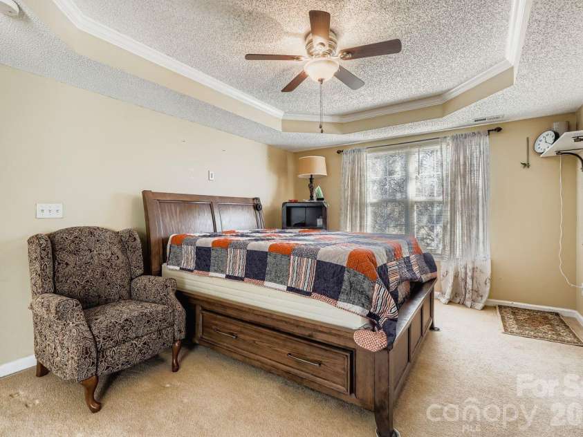 10303 Baskerville Avenue, Charlotte, NC 28269.  MLS# CAR4400036, YatesRealty ID 6912. Bedroom