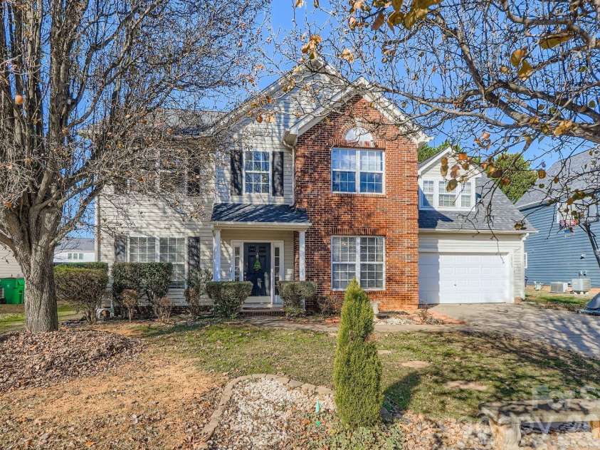 10303 Baskerville Avenue, Charlotte, NC 28269.  MLS# CAR4400036, YatesRealty ID 6912. Exterior - Front