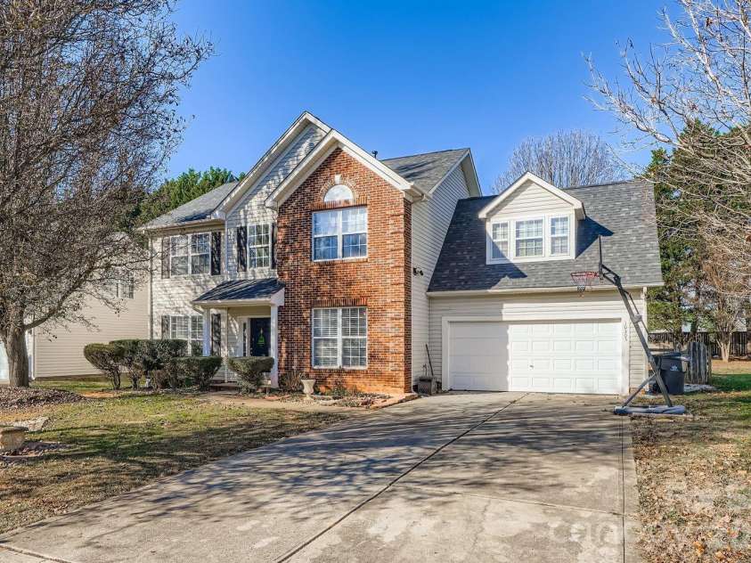 10303 Baskerville Avenue, Charlotte, NC 28269.  MLS# CAR4400036, YatesRealty ID 6912. Exterior - Front