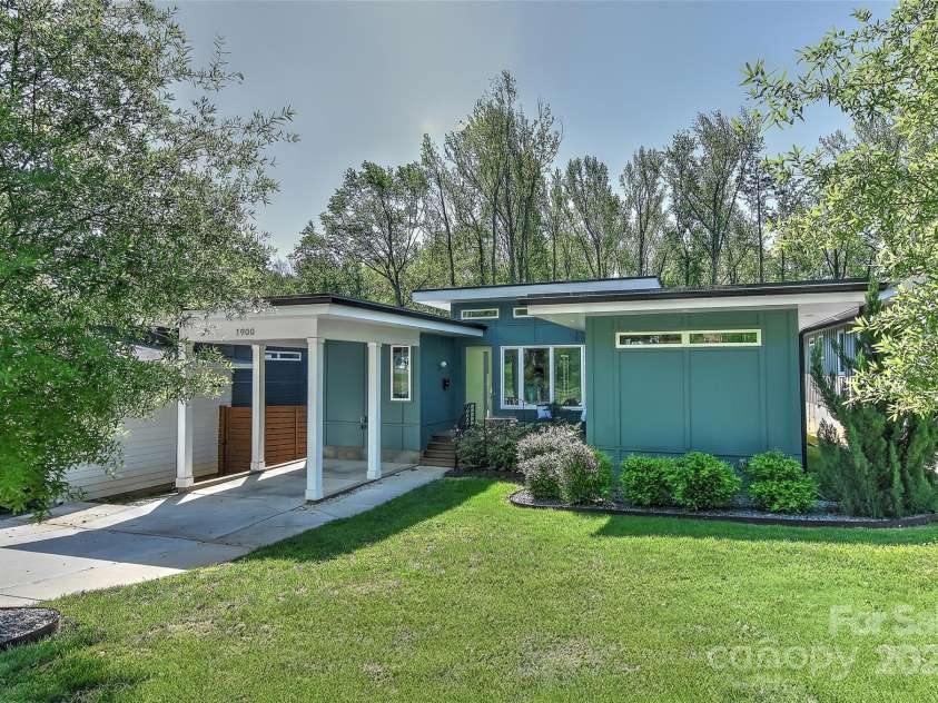 1900 Lakedell Drive, Charlotte, NC 28215.  MLS# CAR4246873, YatesRealty ID 6914. 
