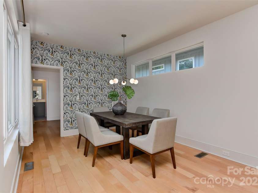 1900 Lakedell Drive, Charlotte, NC 28215.  MLS# CAR4246873, YatesRealty ID 6914. 