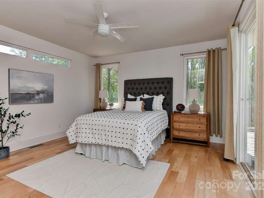 1900 Lakedell Drive, Charlotte, NC 28215.  MLS# CAR4246873, YatesRealty ID 6914. 