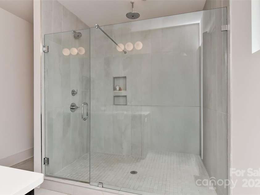 1900 Lakedell Drive, Charlotte, NC 28215.  MLS# CAR4246873, YatesRealty ID 6914. 