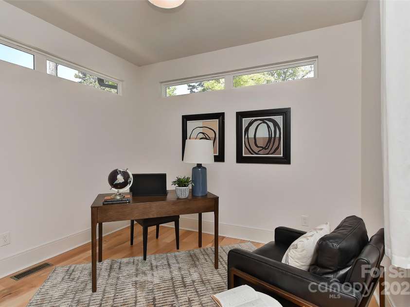 1900 Lakedell Drive, Charlotte, NC 28215.  MLS# CAR4246873, YatesRealty ID 6914. 