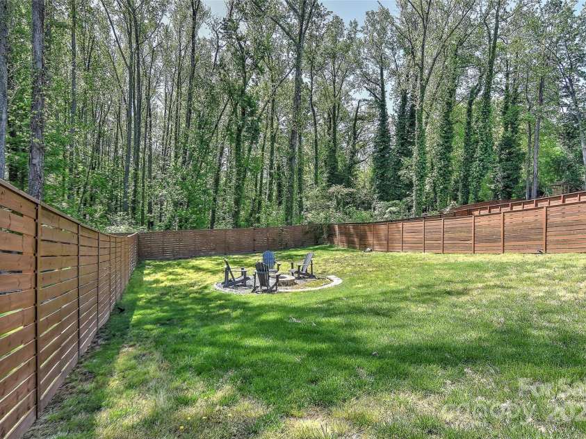 1900 Lakedell Drive, Charlotte, NC 28215.  MLS# CAR4246873, YatesRealty ID 6914. 