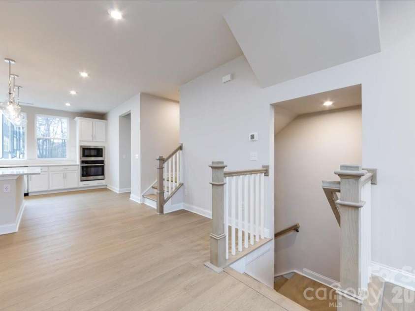 8030 Cedarsmith Court, Charlotte, NC 28217.  MLS# CAR4353004, YatesRealty ID 6914. Second Floor Landing