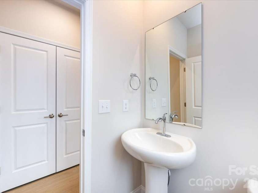 8030 Cedarsmith Court, Charlotte, NC 28217.  MLS# CAR4353004, YatesRealty ID 6914. Second Floor Powder