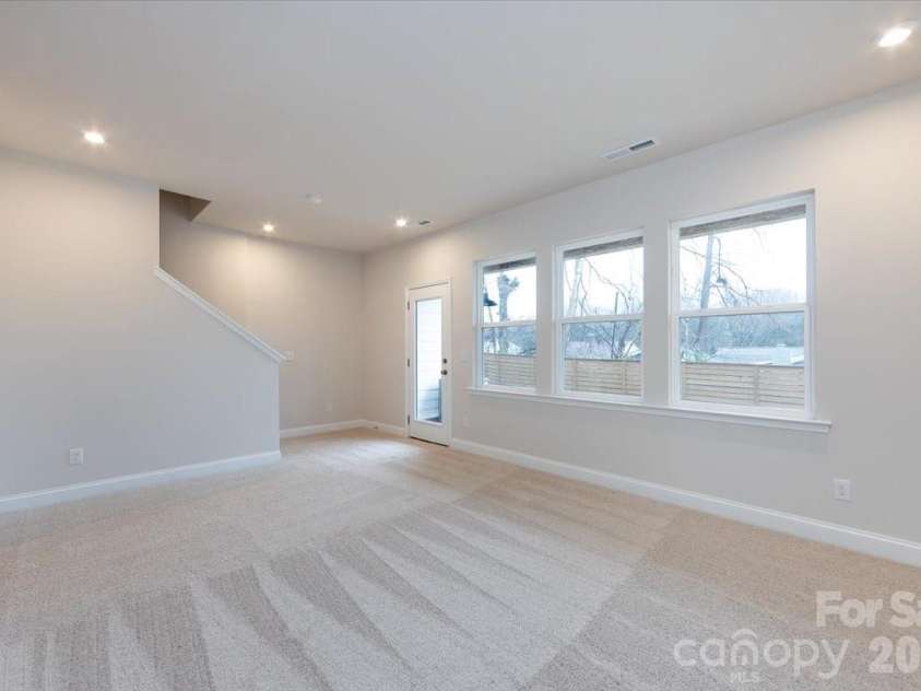 8022 Cedarsmith Court, Charlotte, NC 28217.  MLS# CAR4353026, YatesRealty ID 6915. First Floor Flex Space