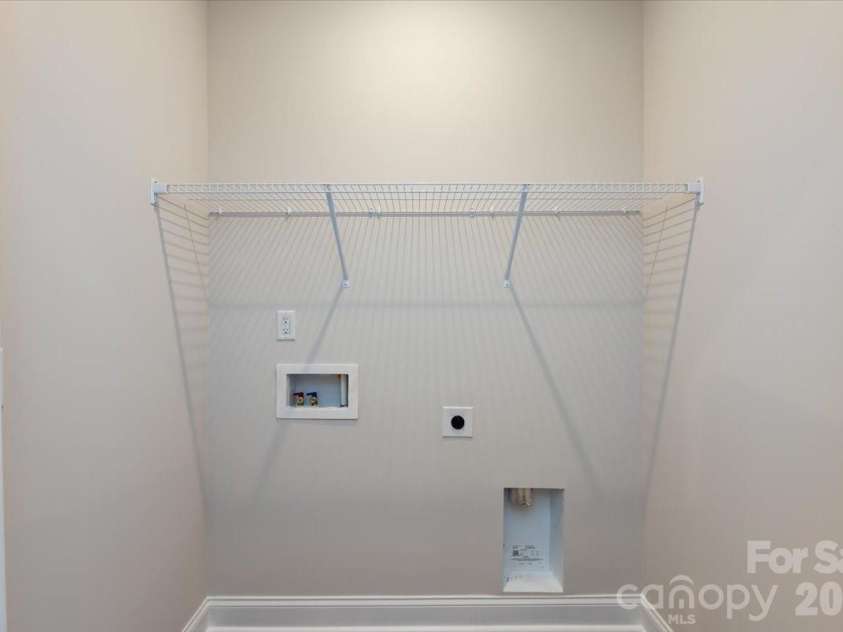 8022 Cedarsmith Court, Charlotte, NC 28217.  MLS# CAR4353026, YatesRealty ID 6915. Laundry 