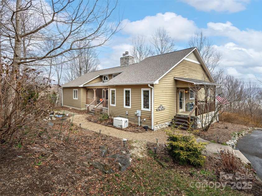 19 Ebby Ridge Road, Fairview, NC 28730.  MLS# CAR4235577, YatesRealty ID 6917. 