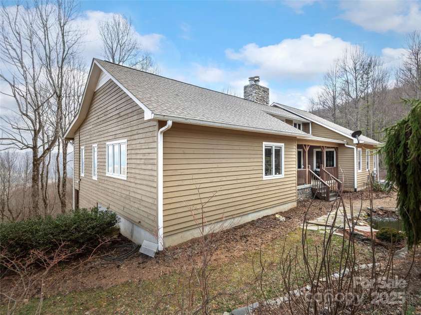 19 Ebby Ridge Road, Fairview, NC 28730.  MLS# CAR4235577, YatesRealty ID 6917. 