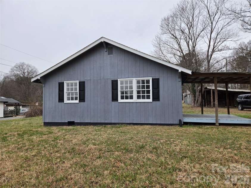 915 Chapel Street, Landis, NC 28088.  MLS# CAR4224519, YatesRealty ID 6918. 