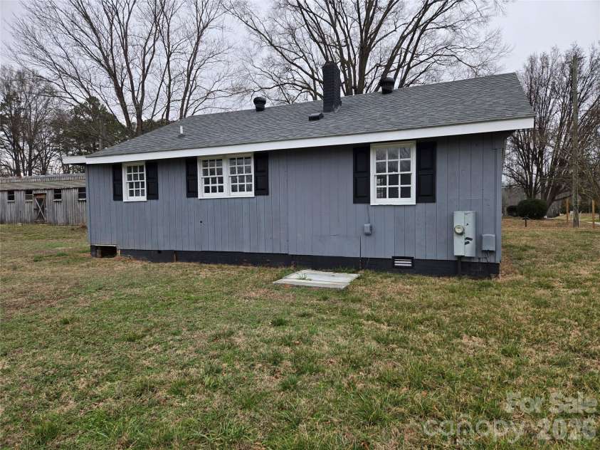 915 Chapel Street, Landis, NC 28088.  MLS# CAR4224519, YatesRealty ID 6918. 