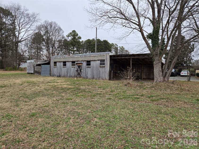 915 Chapel Street, Landis, NC 28088.  MLS# CAR4224519, YatesRealty ID 6918. 