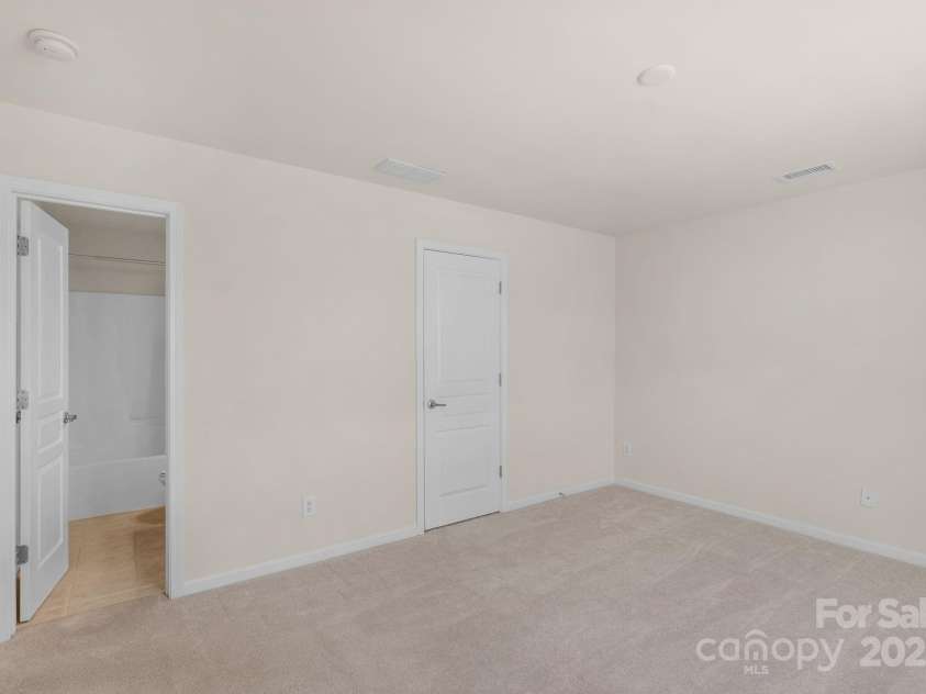 2136 Ashley River Road, Waxhaw, NC 28173.  MLS# CAR4243691, YatesRealty ID 6919. 3rd bedroom has direct bathroom access and a closet