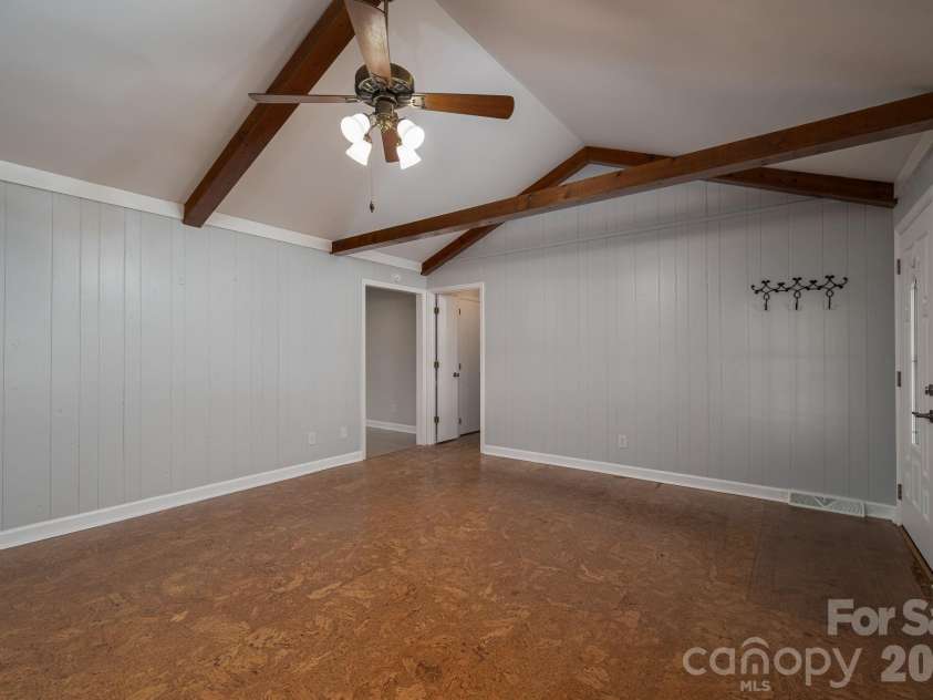 1624 Oak Trail Lane, Charlotte, NC 28216.  MLS# CAR4362047, YatesRealty ID 6920. 