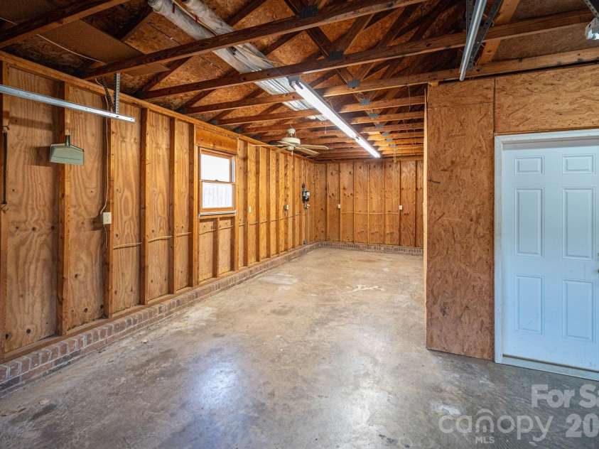 1624 Oak Trail Lane, Charlotte, NC 28216.  MLS# CAR4362047, YatesRealty ID 6920. 