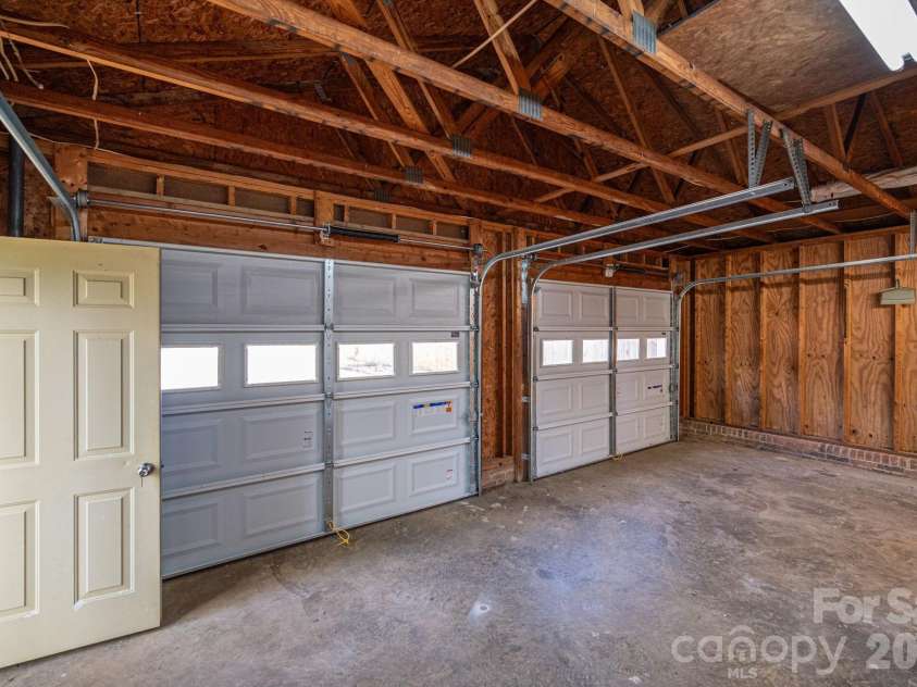 1624 Oak Trail Lane, Charlotte, NC 28216.  MLS# CAR4362047, YatesRealty ID 6920. 
